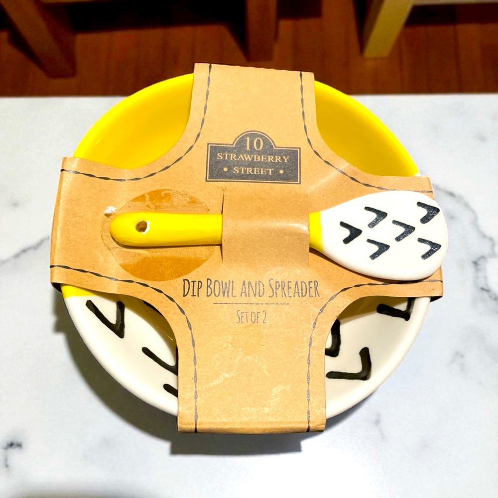 Dip Bowl & Spreader by 10 Strawberry Street!  5 1/2”  Yellow/White/Black